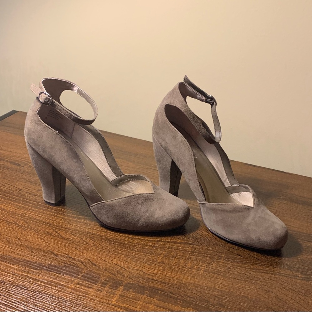 Seychelles Suede Heels - Size 9M